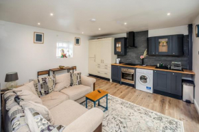 The Cosey Tucked-Away Cottage 2 or 3 bedroom options